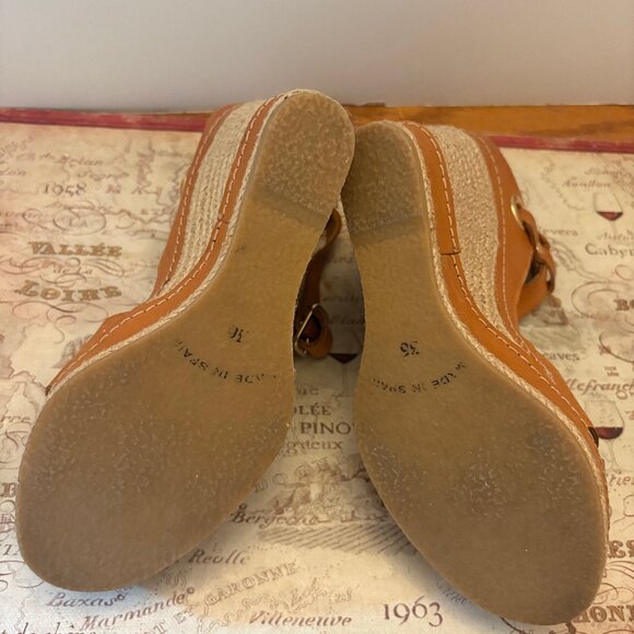 Casteller Handmade Leather Sandals - Picture 2 of 4